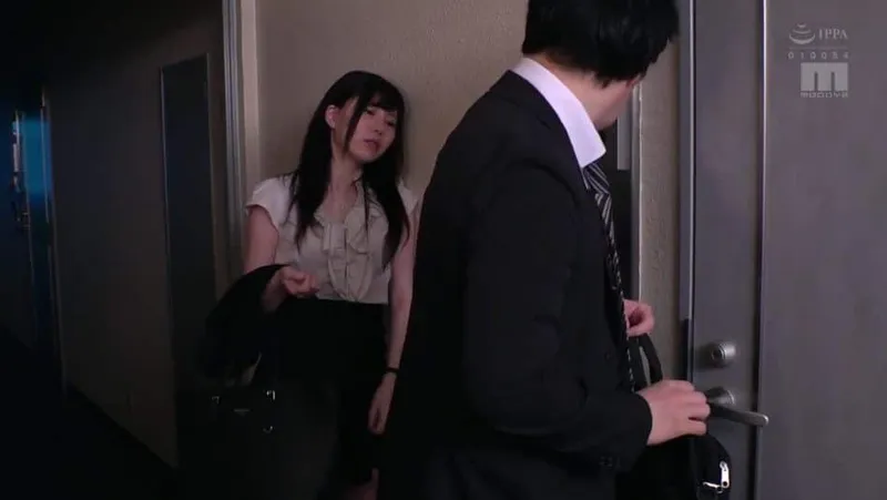 Bà xã cạnh bên nhà nhận nhầm tôi là gã chồng trong một hôm say xỉn