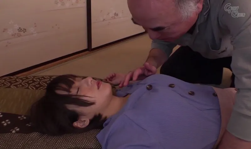 Bố chồng yêu vô tình làm vợ sắp cưới của con trai ngất xỉu rồi sau đó …